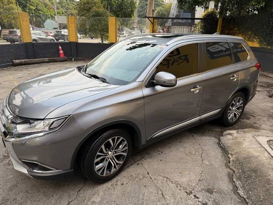 MITSUBISHI OUTLANDER 3.0 GT 4X4 V6 24V GASOLINA 4P AUTOMÁTICO